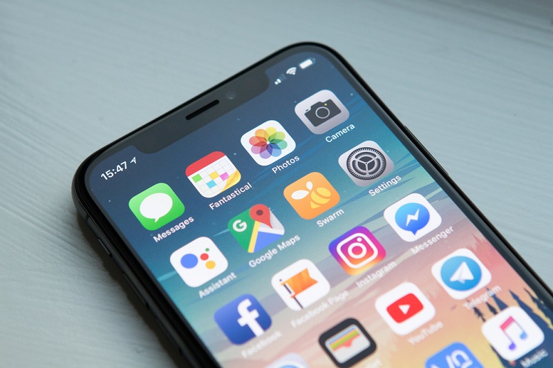 iPhone X and 13-inch MacBook Pro have hardware issues, confirms Apple