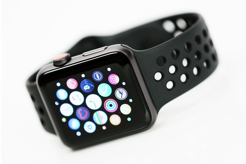 Apple Watch users can delete stock apps with watchOS 6