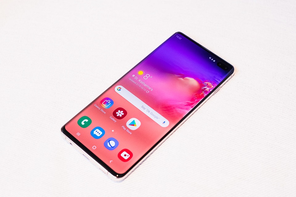 Galaxy S10 has a major flaw with its On-Screen fingerprint sensor