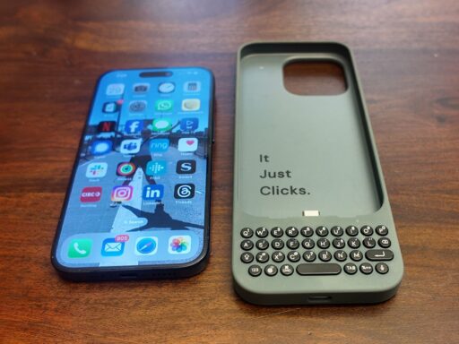 How to Use the Clicks Tactile Keyboard Case on the Newest iPhone